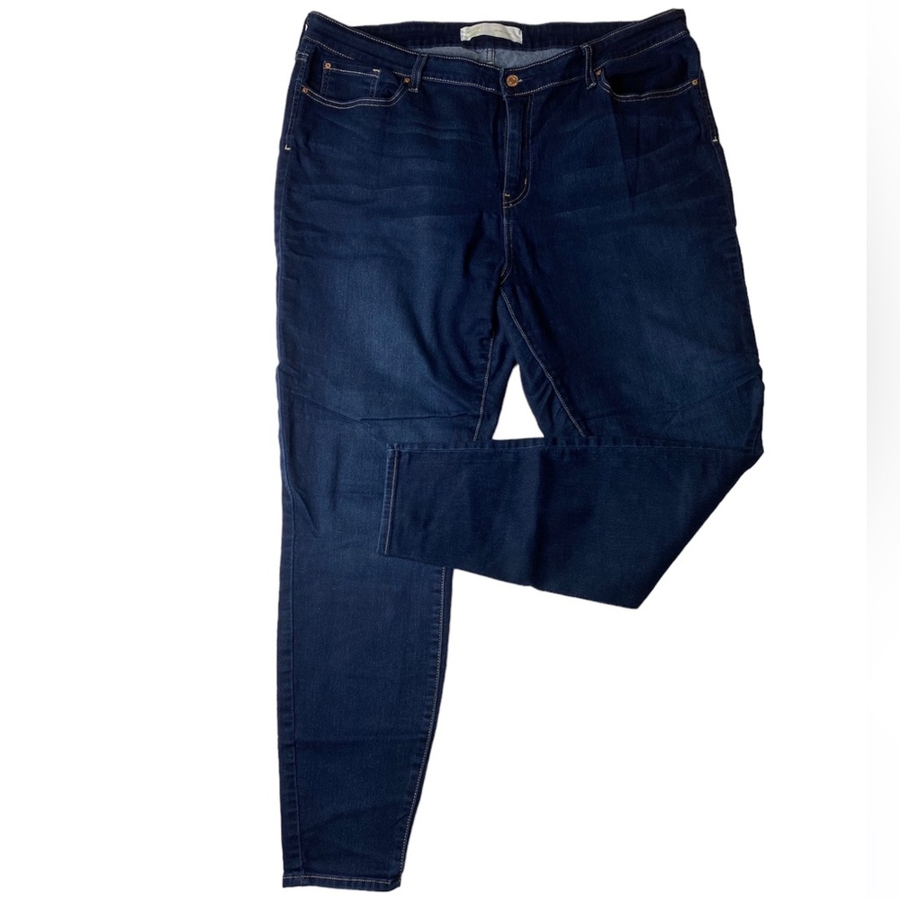 Signature Levi Strauss Mid Rise Skinny Plus Jeans